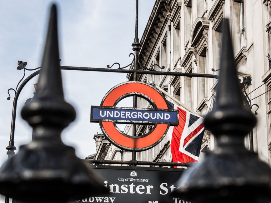 Westminster rubbish clearance guide for Victoria Station